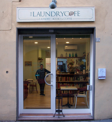 laundry café